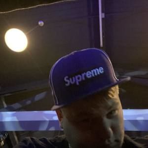 Meet your Posher, Lee